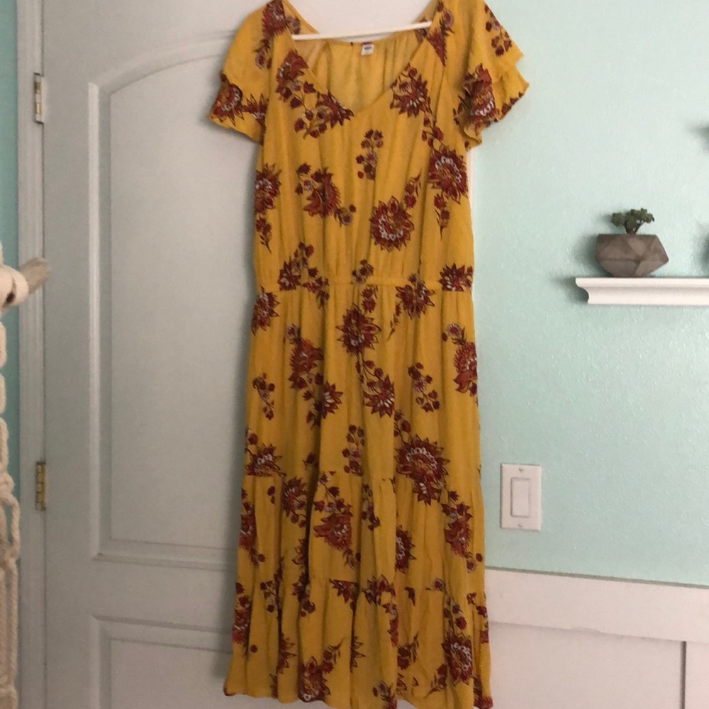 NWOT Mustard Midi dress